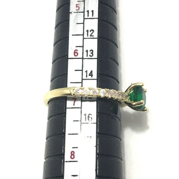 Yellow Gold Plated Ring Size 6.75 Green Rhinestone Vintage Style Costume Jewelry - Picture 2 of 15